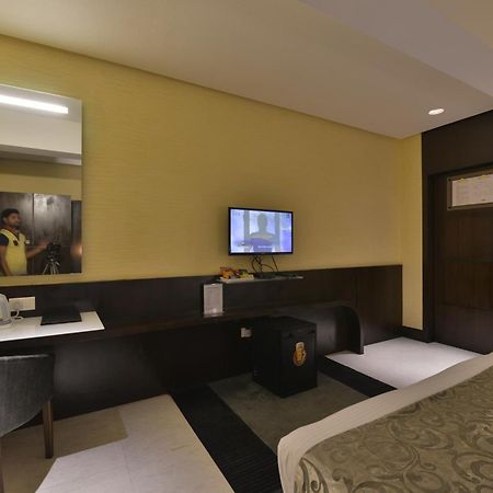 The Golden Oak Hotel Raipur  Exterior photo